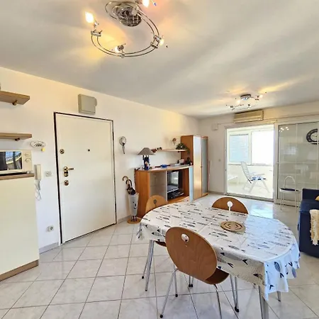 Apartman Toni Nv - 30 M From The
