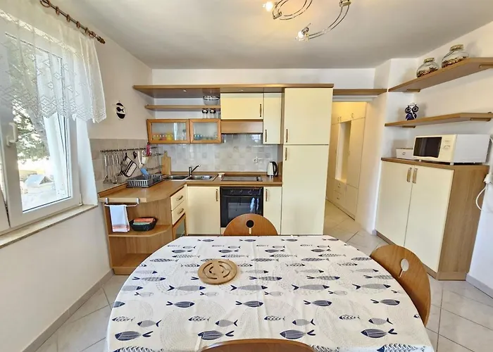 Appartamento Toni Nv - 30 M From The Novi Vinodolski