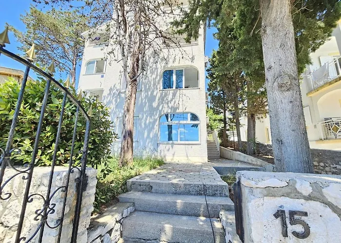Toni Nv - 30 M From The Appartamento Novi Vinodolski