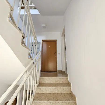 Toni Nv - 30 M From The * Novi Vinodolski