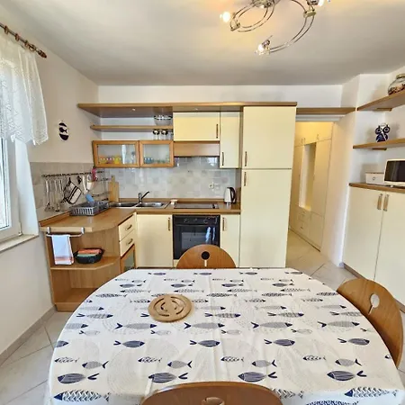 Daire Toni Nv - 30 M From The Novi Vinodolski